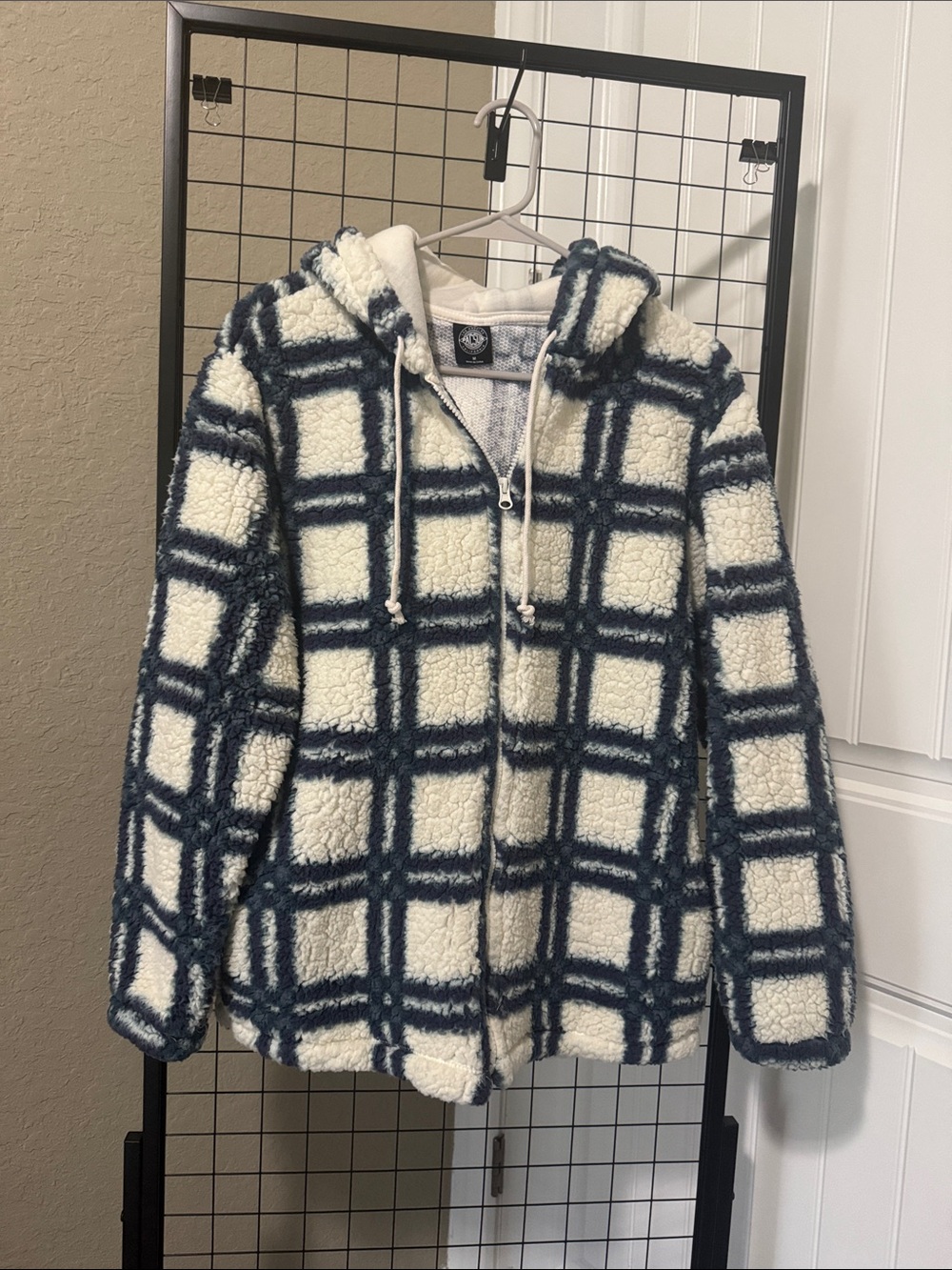 PACSUN SZ M Sherpa Zip-Up Hoodie Jacket in Cream & Navy Plaid